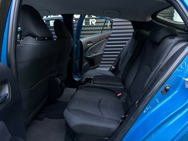 toyota-prius-elektrisitetbensin-2018-big-21