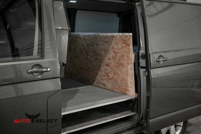 volkswagen-transporter-diesel-2021-big-9