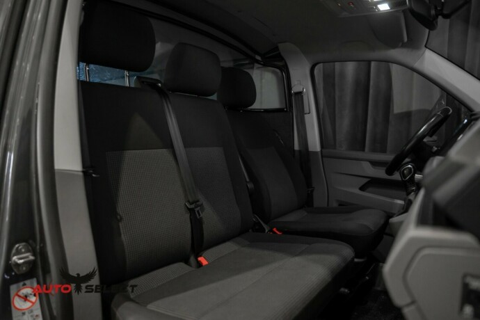 volkswagen-transporter-diesel-2021-big-18