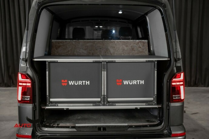 volkswagen-transporter-diesel-2021-big-11