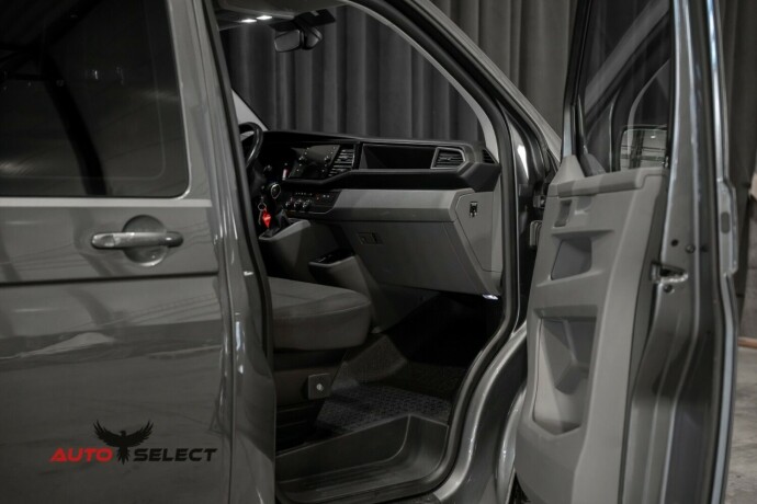 volkswagen-transporter-diesel-2021-big-16