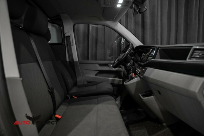 volkswagen-transporter-diesel-2021-big-17