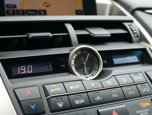 lexus-nx300h-bensin-2015-big-18