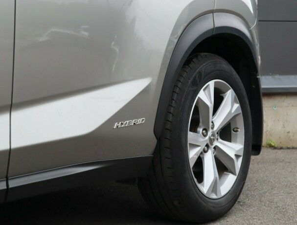 lexus-nx300h-bensin-2015-big-5