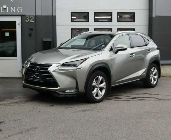 lexus-nx300h-bensin-2015-big-0