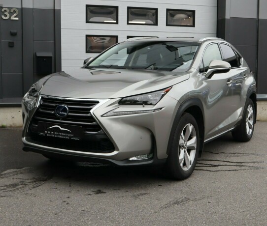 lexus-nx300h-bensin-2015-big-1