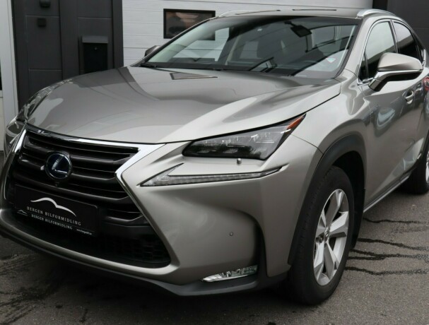 lexus-nx300h-bensin-2015-big-4