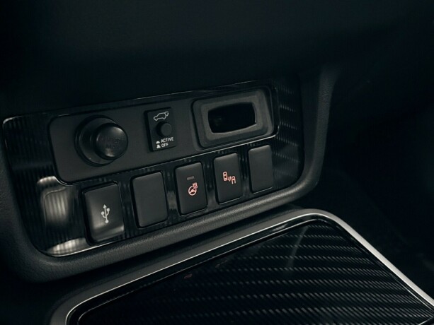 mitsubishi-outlander-plug-in-petrol-2018-big-12