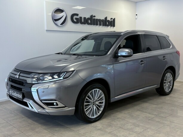 mitsubishi-outlander-plug-in-petrol-2018-big-0