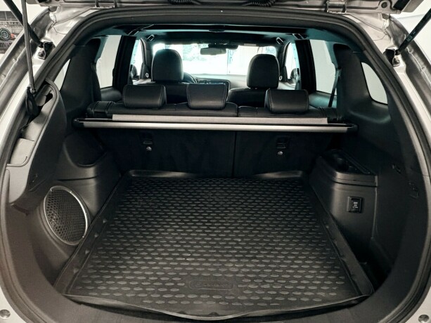 mitsubishi-outlander-plug-in-petrol-2018-big-22