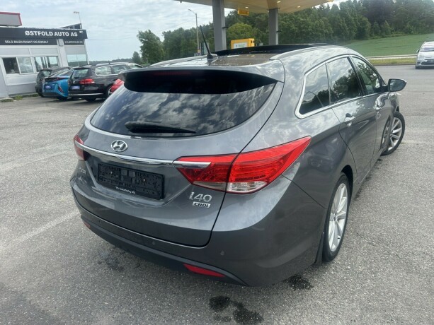 hyundai-i40-diesel-2012-big-4