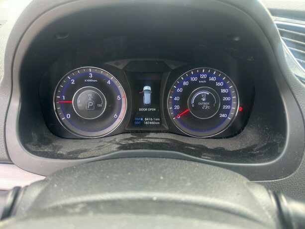 hyundai-i40-diesel-2012-big-10