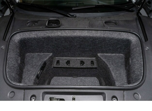 audi-r8-bensin-2012-big-34