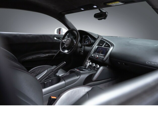 audi-r8-bensin-2012-big-30