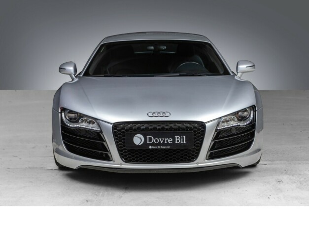 audi-r8-bensin-2012-big-6