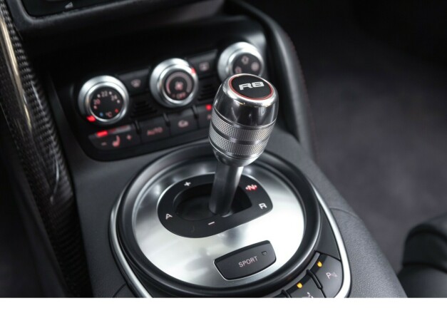 audi-r8-bensin-2012-big-23
