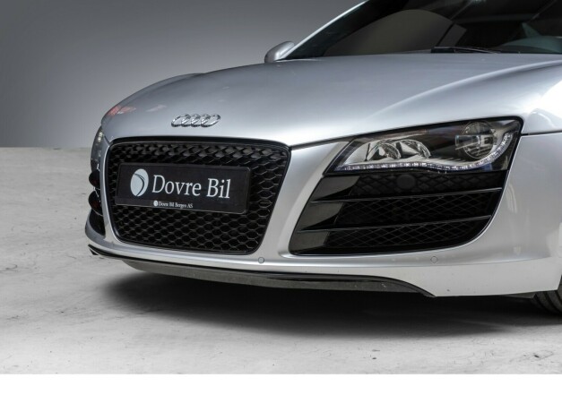 audi-r8-bensin-2012-big-4