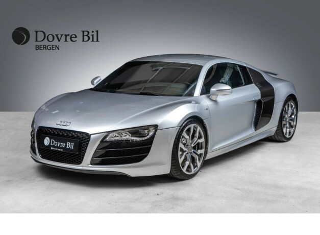 audi-r8-bensin-2012-big-0