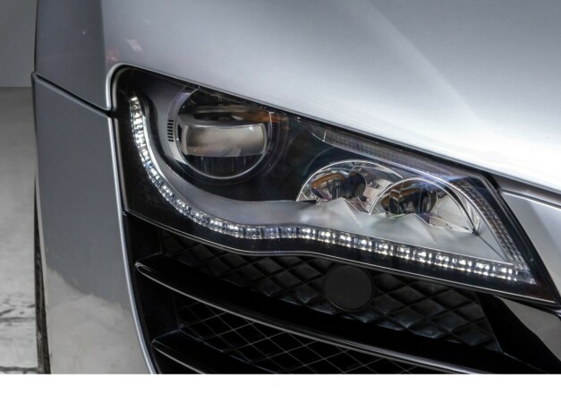 audi-r8-bensin-2012-big-8