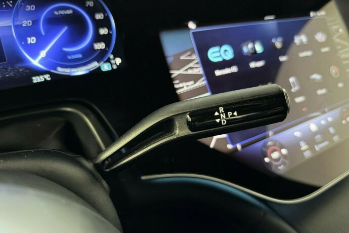 mercedes-benz-eqe500-elektrisitet-2025-big-19