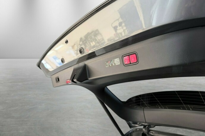 mercedes-benz-eqe500-elektrisitet-2025-big-7