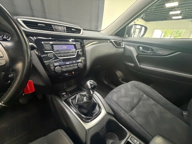 nissan-x-trail-bensin-2016-big-19