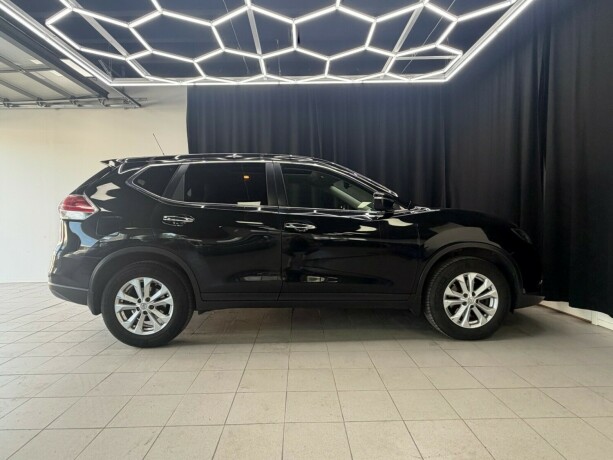 nissan-x-trail-bensin-2016-big-11