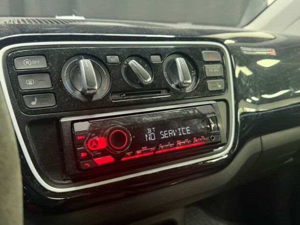 volkswagen-up-bensin-2012-big-14