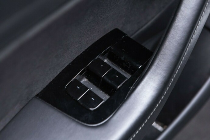 tesla-model-3-elektrisitet-2019-big-19