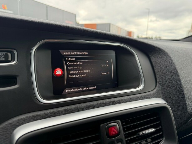volvo-v40-bensin-2018-big-24