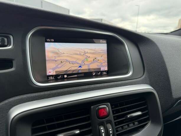 volvo-v40-bensin-2018-big-22