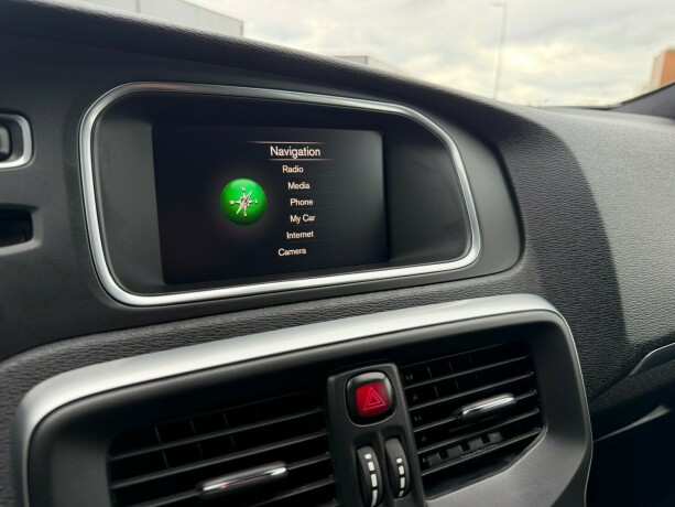 volvo-v40-bensin-2018-big-29
