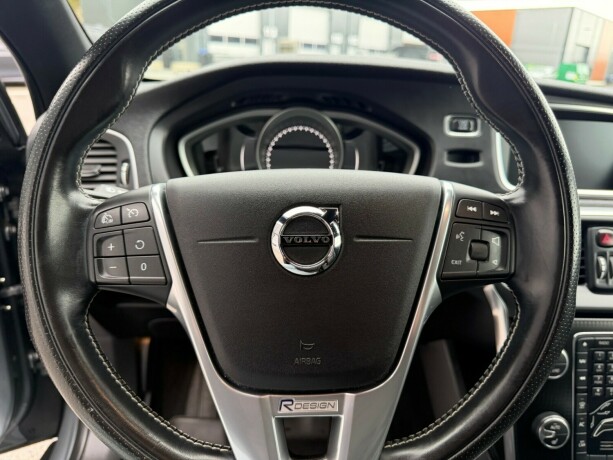 volvo-v40-bensin-2018-big-20
