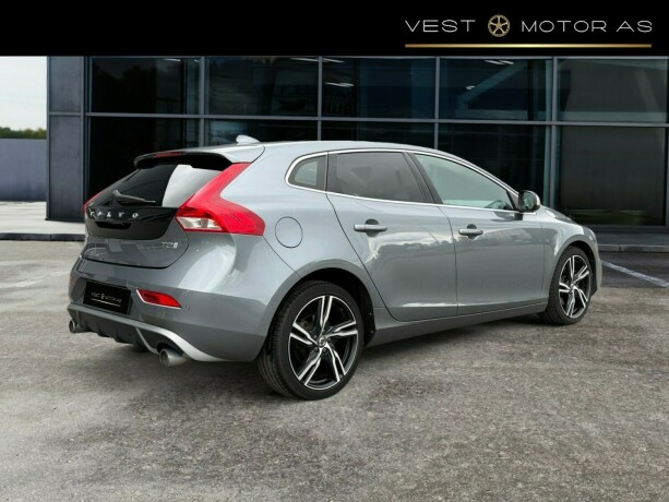 volvo-v40-bensin-2018-big-7