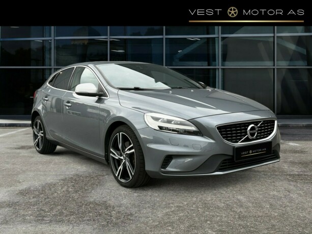 volvo-v40-bensin-2018-big-0