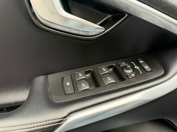 volvo-v40-bensin-2018-big-9