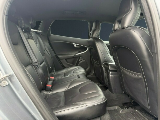 volvo-v40-bensin-2018-big-14