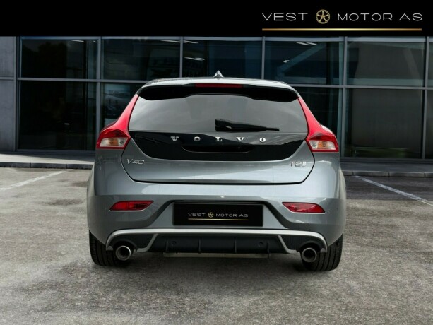 volvo-v40-bensin-2018-big-5