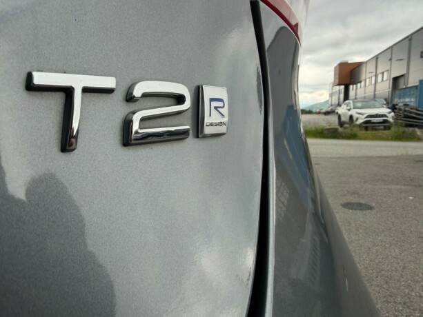 volvo-v40-bensin-2018-big-33