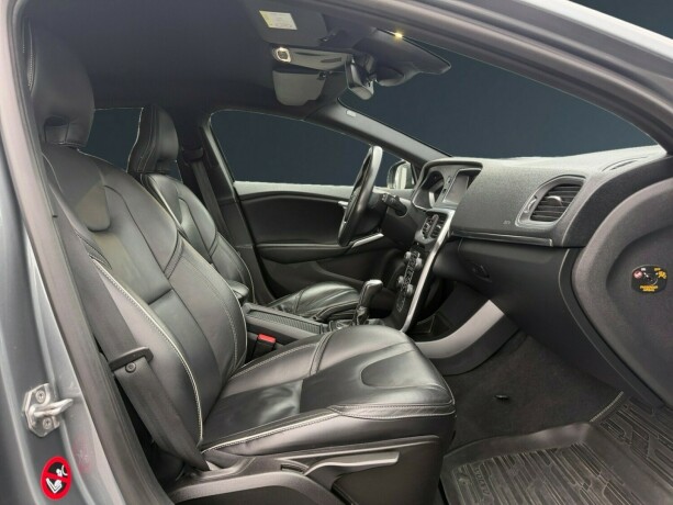 volvo-v40-bensin-2018-big-12