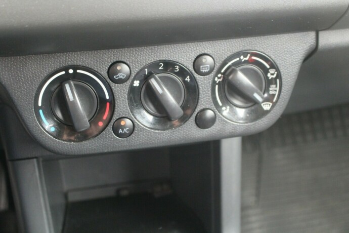 suzuki-swift-bensin-2010-big-11