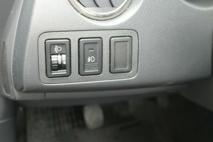 suzuki-swift-bensin-2010-big-7