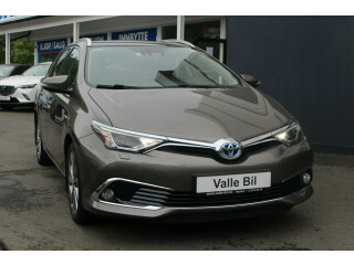 Toyota | Auris | Elektrisitet+bensin | 2017