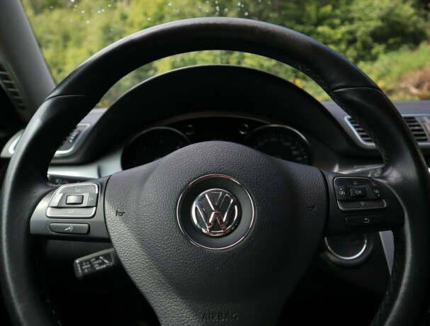 volkswagen-passat-diesel-2012-big-7