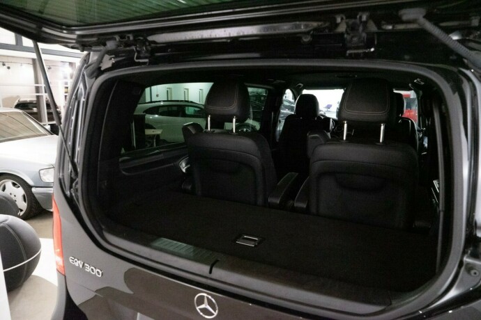 mercedes-benz-eqv300-elektrisitet-2022-big-19