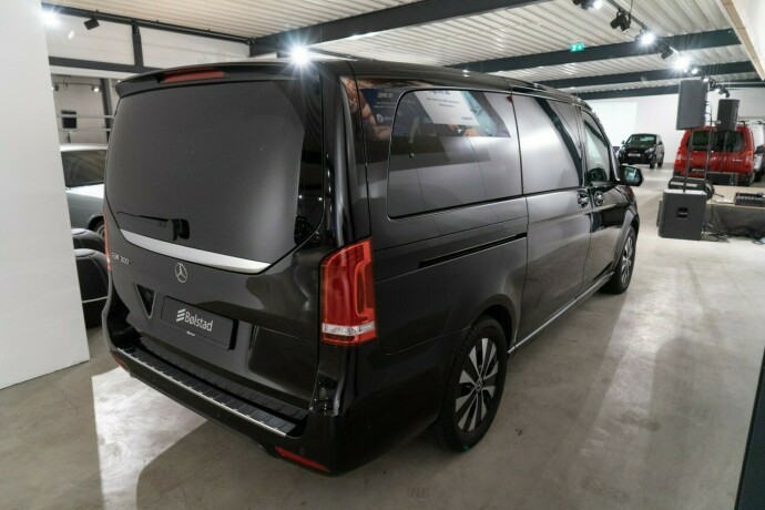 mercedes-benz-eqv300-elektrisitet-2022-big-25