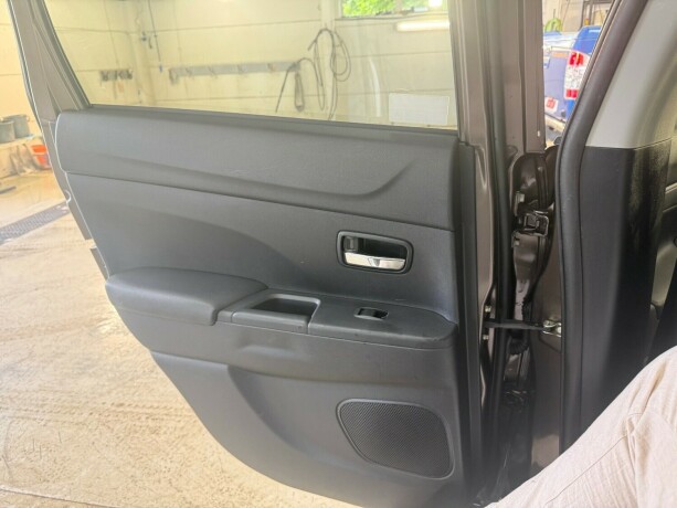 mitsubishi-asx-diesel-2011-big-14