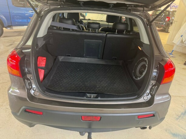 mitsubishi-asx-diesel-2011-big-13