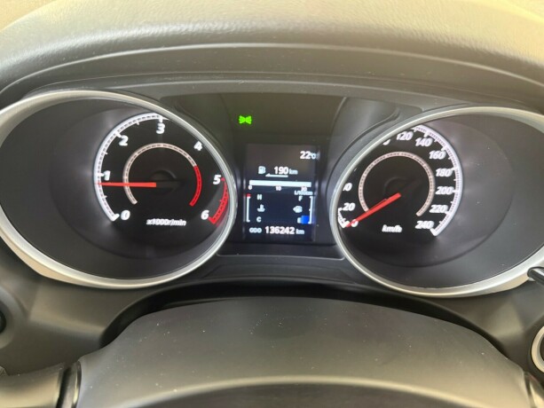 mitsubishi-asx-diesel-2011-big-27