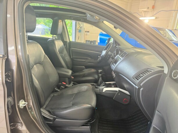 mitsubishi-asx-diesel-2011-big-10